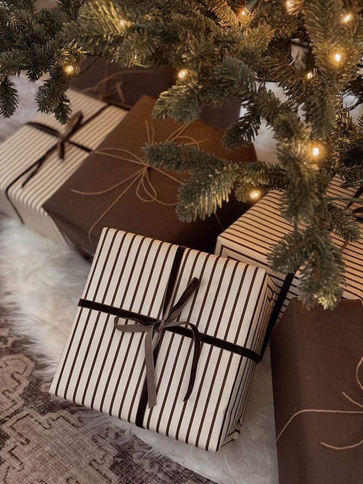 my 2024 neutral christmas decor blondie in the city